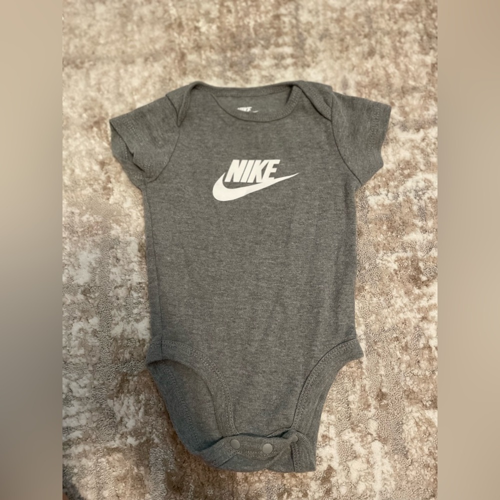 Nike Charcoal Gray Baby Bodysuit size 6M